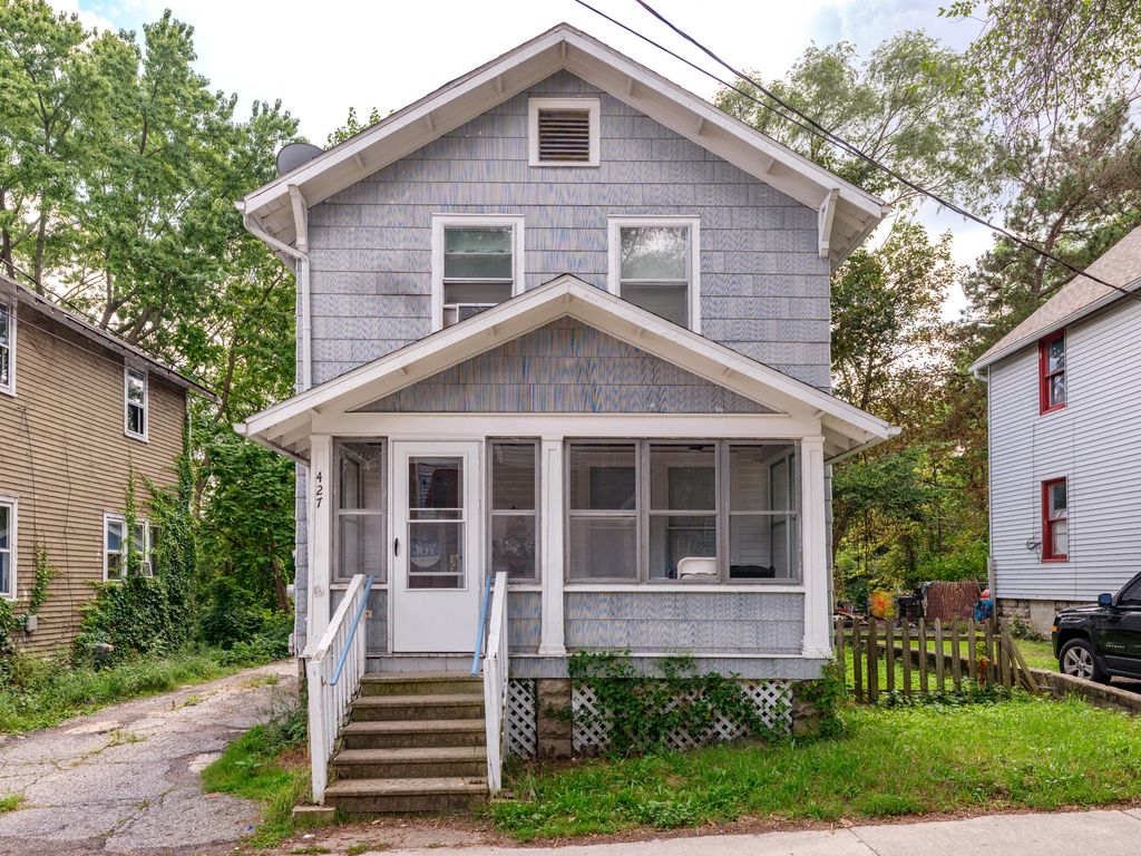 427 Den Adel Court, Kalamazoo City, MI 49001