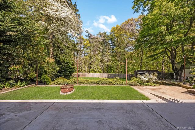 89 W Main Street, Kings Park, NY 11754