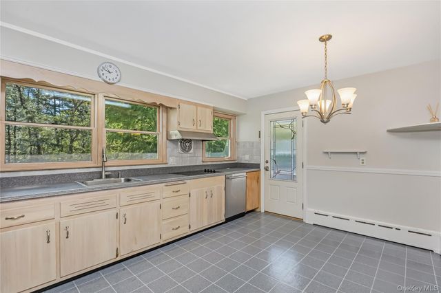 89 W Main Street, Kings Park, NY 11754
