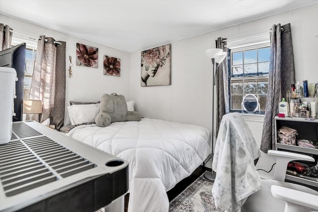 97 Bassett Ln, Barnstable, MA 02601