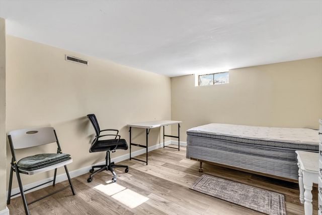 97 Bassett Ln, Barnstable, MA 02601