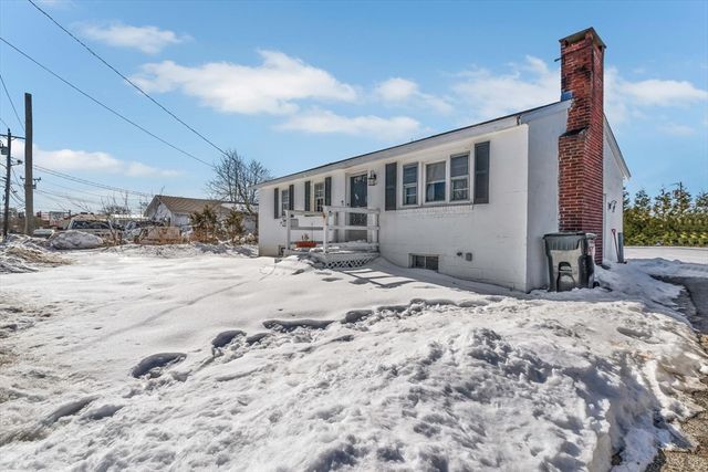 97 Bassett Ln, Barnstable, MA 02601