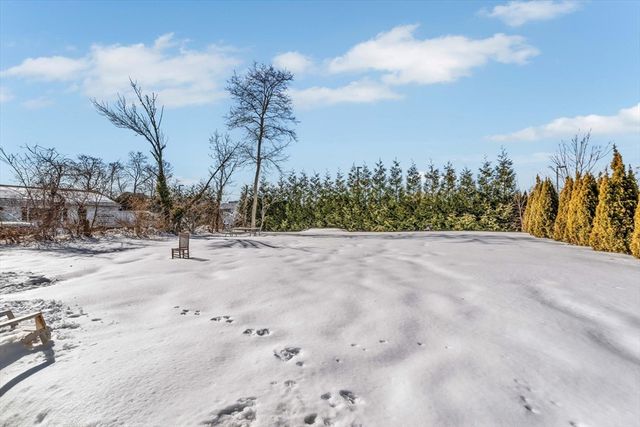 97 Bassett Ln, Barnstable, MA 02601