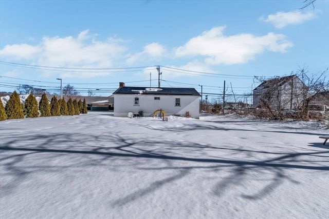 97 Bassett Ln, Barnstable, MA 02601