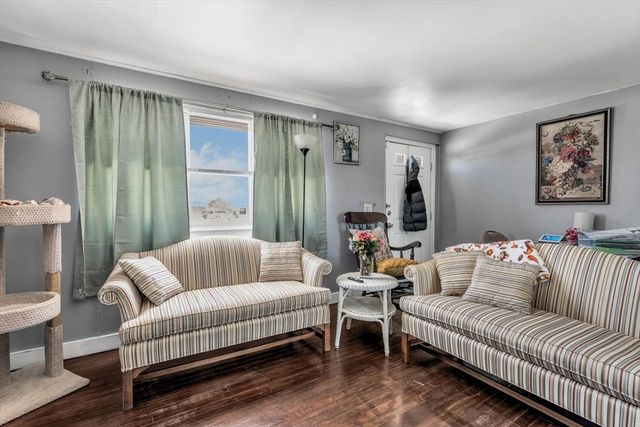 97 Bassett Ln, Barnstable, MA 02601