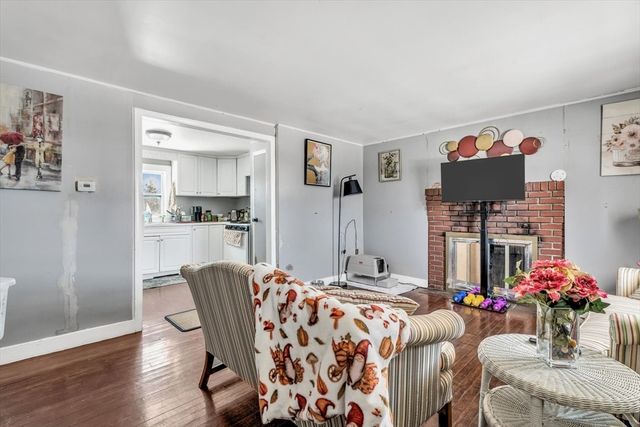 97 Bassett Ln, Barnstable, MA 02601