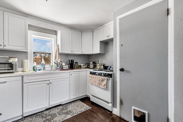 97 Bassett Ln, Barnstable, MA 02601