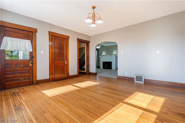 10725 Lisbon Street, Louisville, OH 44641