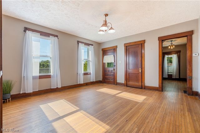 10725 Lisbon Street, Louisville, OH 44641