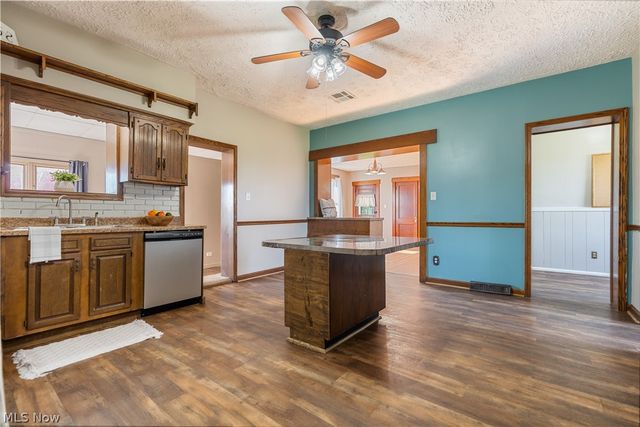 10725 Lisbon Street, Louisville, OH 44641