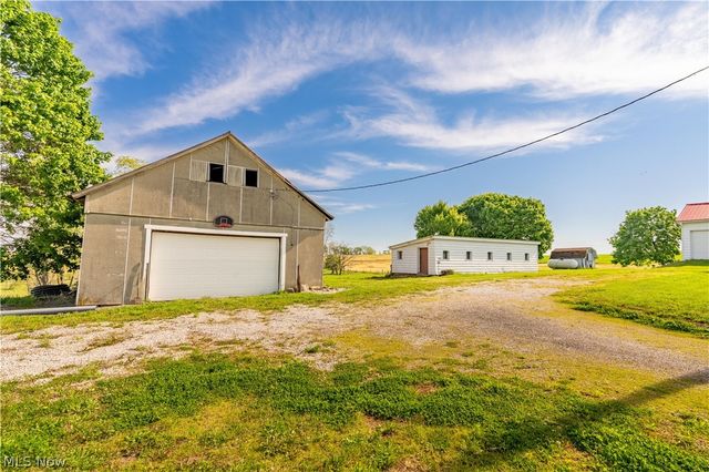 10725 Lisbon Street, Louisville, OH 44641