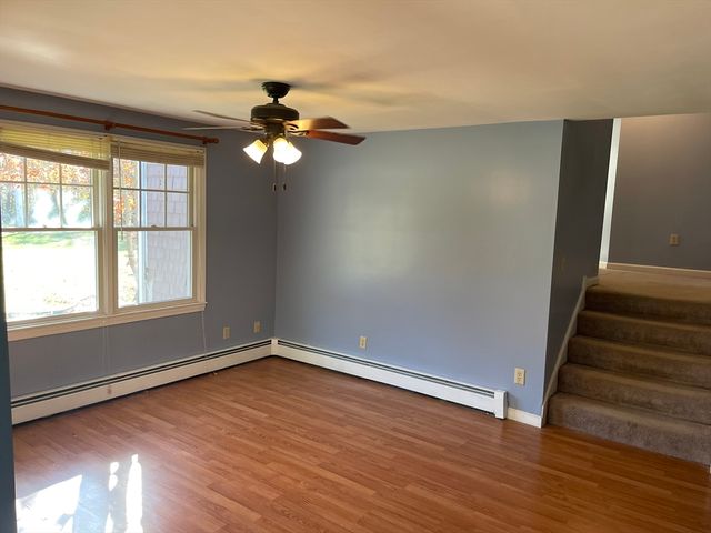 14 Glendale Ave, Tiverton, RI 02878