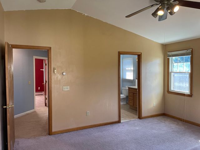 14 Glendale Ave, Tiverton, RI 02878