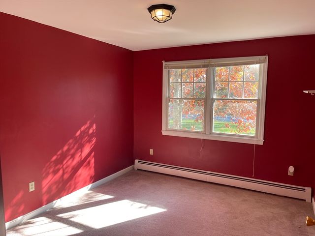 14 Glendale Ave, Tiverton, RI 02878