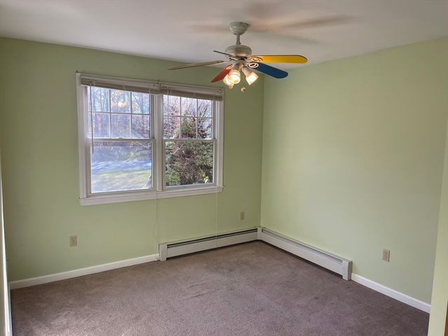 14 Glendale Ave, Tiverton, RI 02878