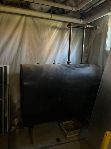 14 Glendale Ave, Tiverton, RI 02878