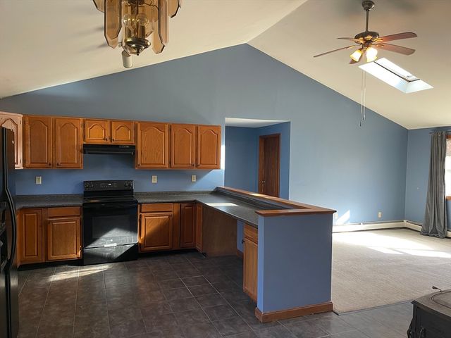 14 Glendale Ave, Tiverton, RI 02878