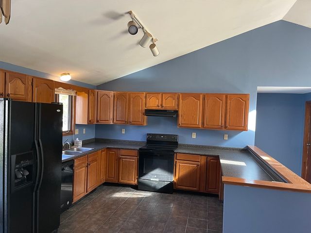 14 Glendale Ave, Tiverton, RI 02878