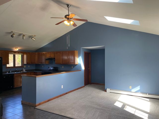 14 Glendale Ave, Tiverton, RI 02878