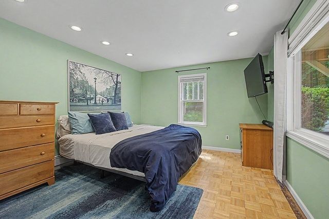 70 Groveland St, Abington, MA 02351