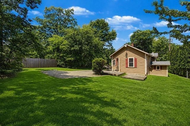 70 Groveland St, Abington, MA 02351