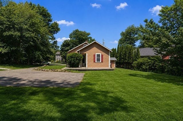 70 Groveland St, Abington, MA 02351