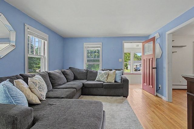 70 Groveland St, Abington, MA 02351