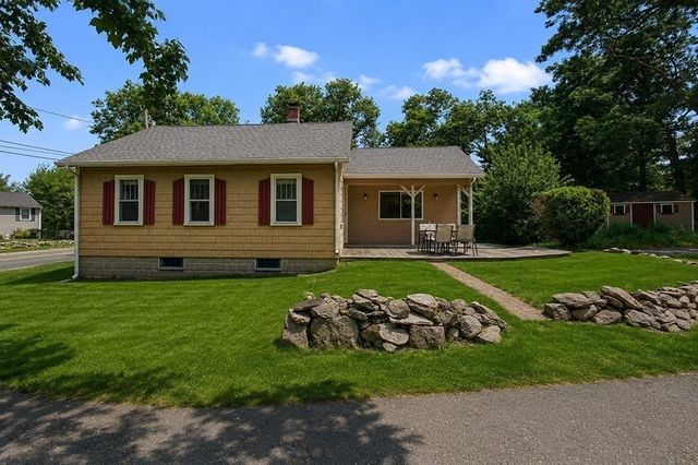 70 Groveland St, Abington, MA 02351