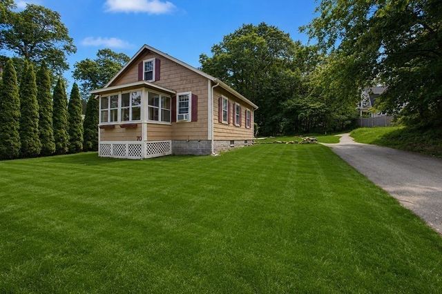 70 Groveland St, Abington, MA 02351