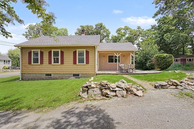 70 Groveland St, Abington, MA 02351