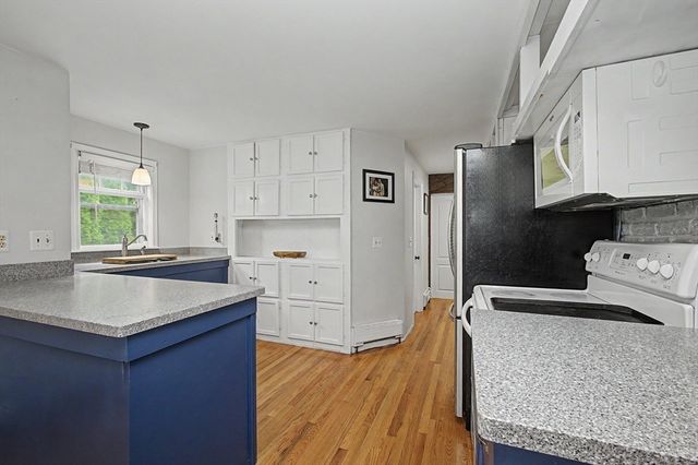 70 Groveland St, Abington, MA 02351