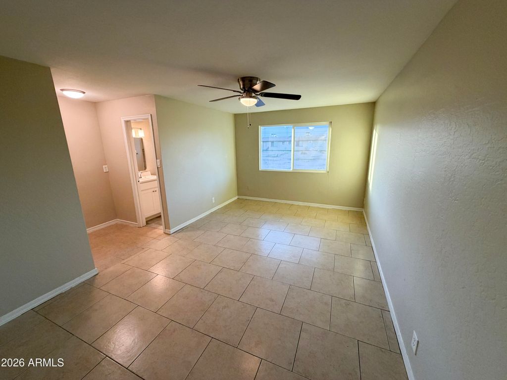 Image 13 of property listing at 7101 N 36TH Avenue 115, Phoenix, AZ 85051
