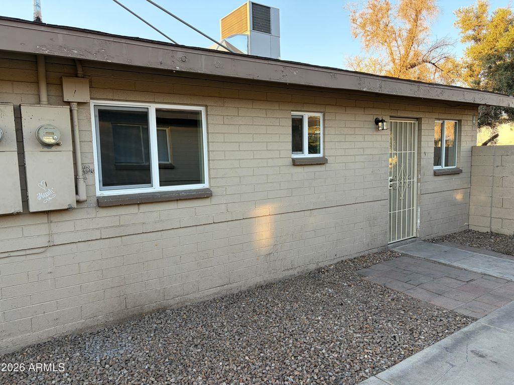 Image 19 of property listing at 7101 N 36TH Avenue 115, Phoenix, AZ 85051