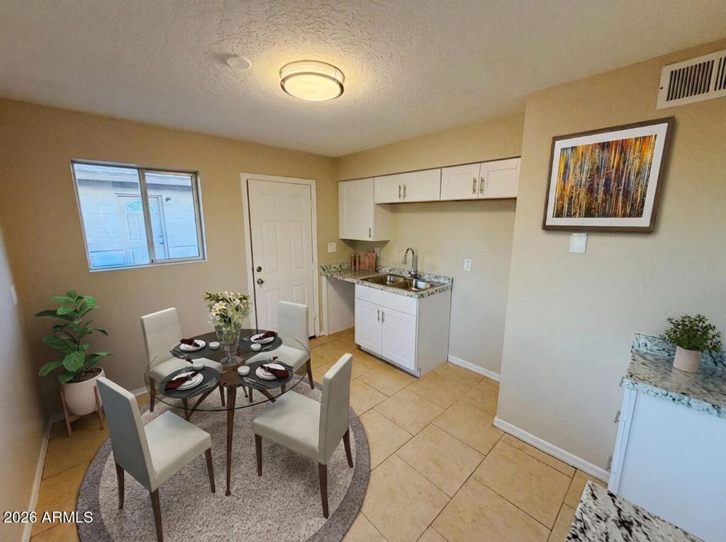 Image 5 of property listing at 7101 N 36TH Avenue 115, Phoenix, AZ 85051