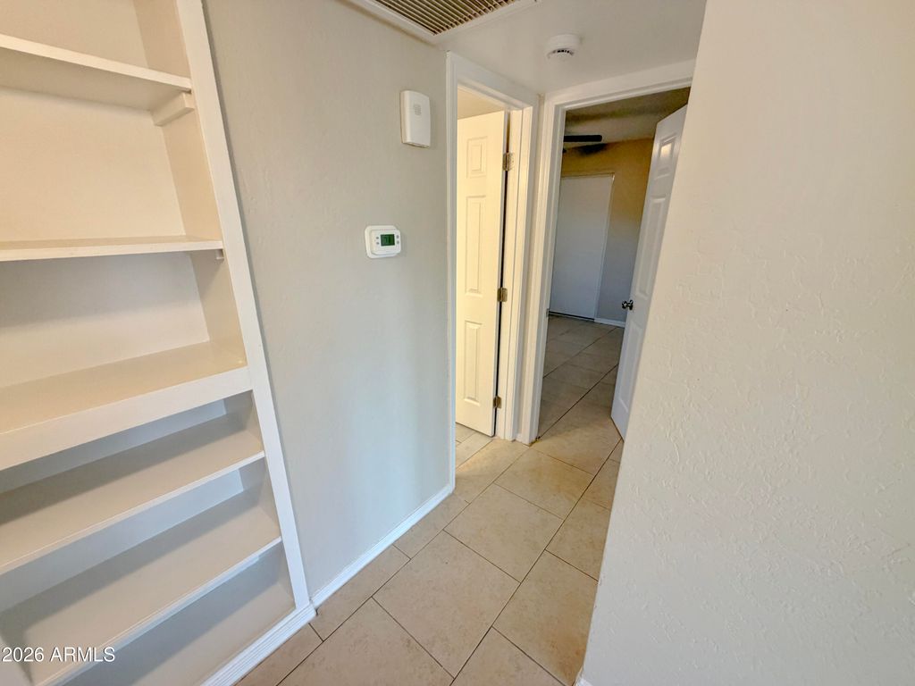 Image 8 of property listing at 7101 N 36TH Avenue 115, Phoenix, AZ 85051