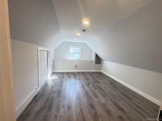 7 Henry Street, Great Neck, NY 11023