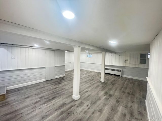 7 Henry Street, Great Neck, NY 11023
