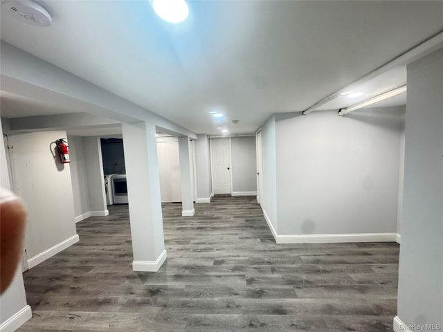 7 Henry Street, Great Neck, NY 11023