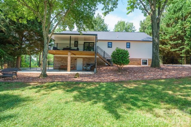 2549 S Lake Shore Road, Denver, NC 28037
