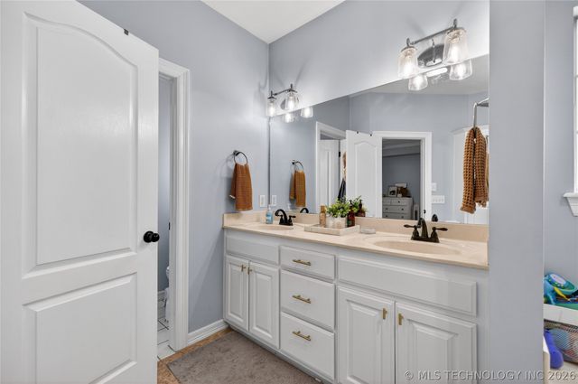 10203 E 93rd Street North N, Owasso, OK 74055