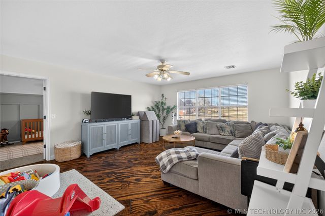 10203 E 93rd Street North N, Owasso, OK 74055