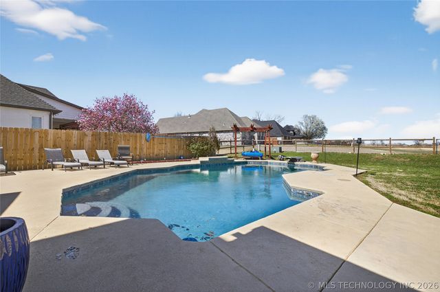 10203 E 93rd Street North N, Owasso, OK 74055