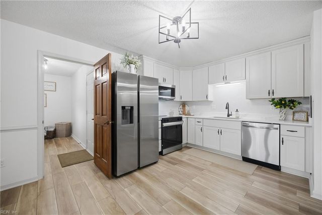 5880 Goolagong DR, Virginia Beach, VA 23464