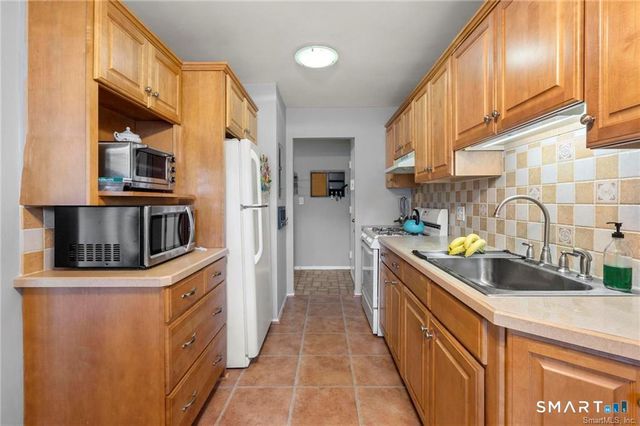 50 Greenhouse Road 26B, Bridgeport, CT 06606