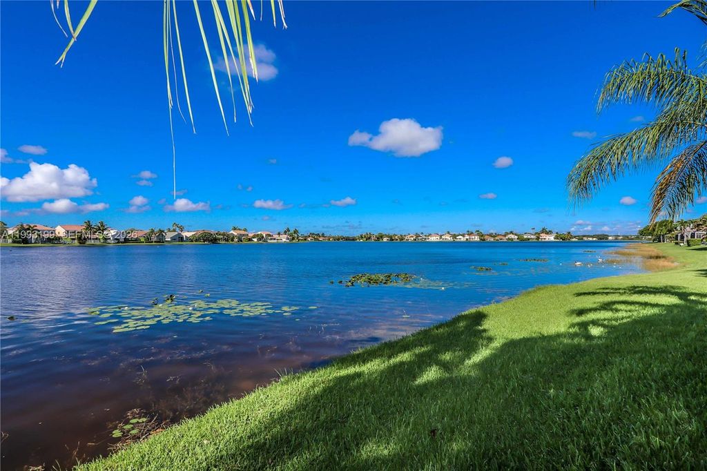 1337 Presidio Dr 5-40, Weston, FL 33327