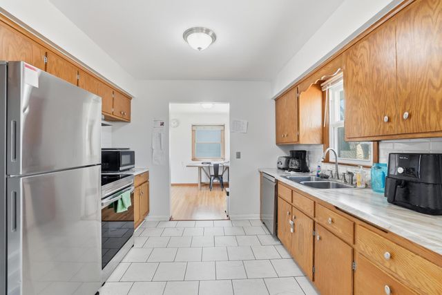 6925 Halifax Avenue N, Brooklyn Center, MN 55429