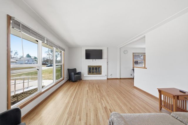 6925 Halifax Avenue N, Brooklyn Center, MN 55429