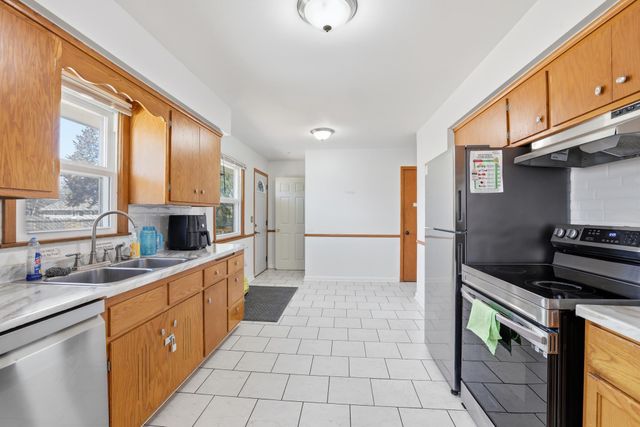 6925 Halifax Avenue N, Brooklyn Center, MN 55429