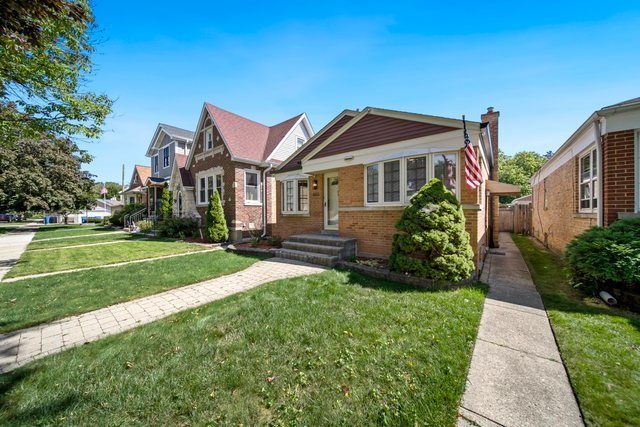 6011 N Monitor Avenue, Chicago, IL 60646