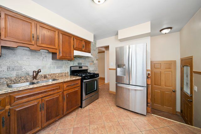 6011 N Monitor Avenue, Chicago, IL 60646